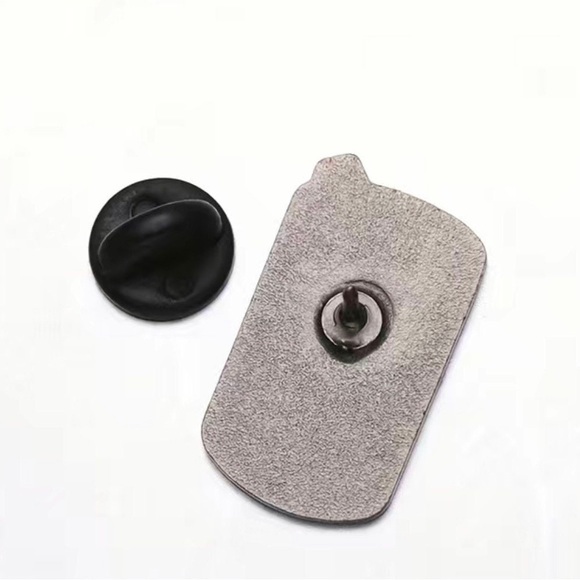 KITCHY & unique Enamel pin-SALTY-perfect for a gift & to add to bundle! - Picture 2 of 4